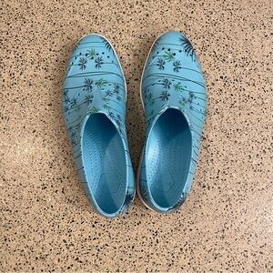 Blue Palm Tree Slip-On Shoes